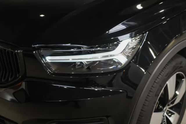 Volvo XC40 (2022) thumbnail 4