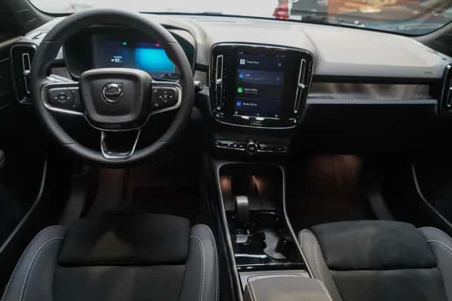 Volvo EX40 (2025) thumbnail 13