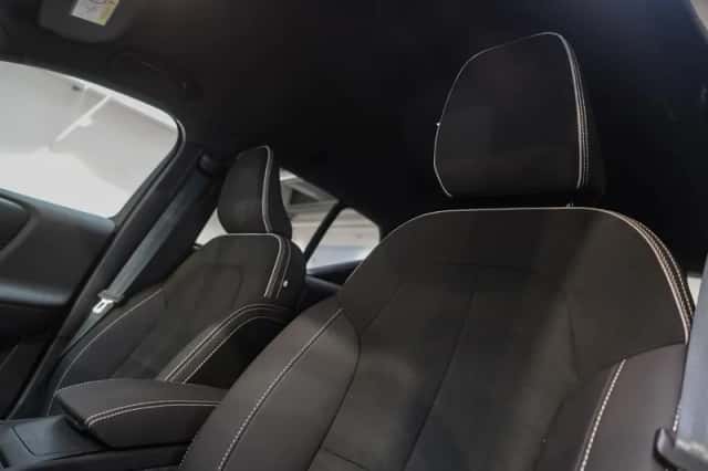 Volvo EX40 (2025) thumbnail 16