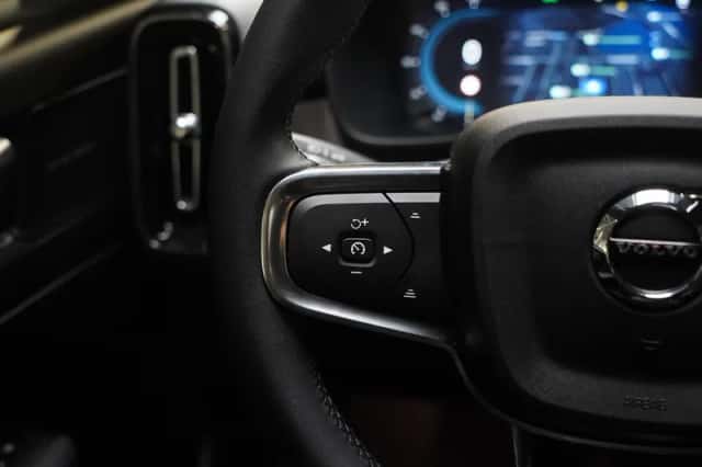 Volvo EX40 (2025) thumbnail 18