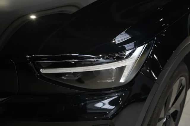 Volvo EX40 (2025) thumbnail 4