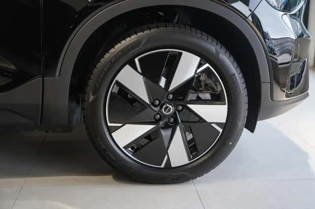 Volvo EX40 (2026) thumbnail 4