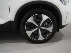 Volvo XC40 (2025) thumbnail 7