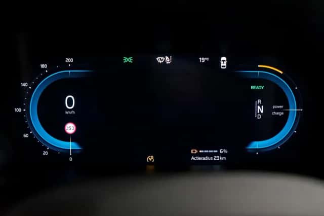 Volvo C40 (2025) thumbnail 19