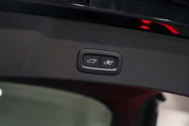 Volvo C40 (2025) thumbnail 25