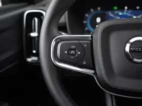 Volvo EX40 (2025) thumbnail 16