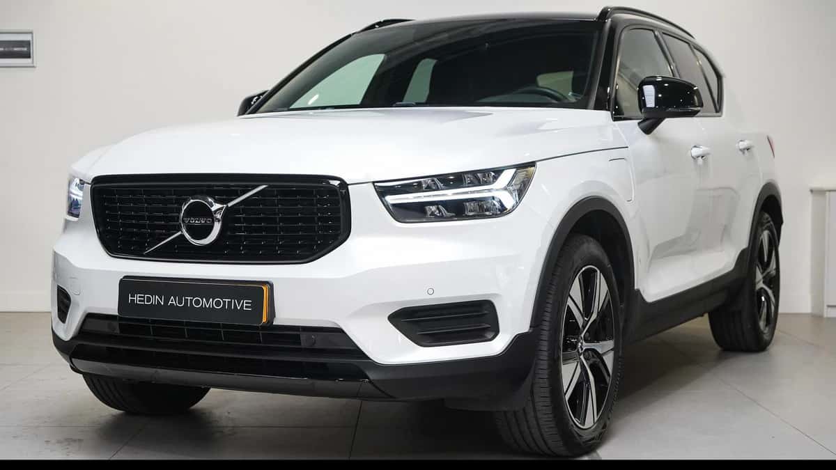 Volvo XC40 (2021) — foto 1