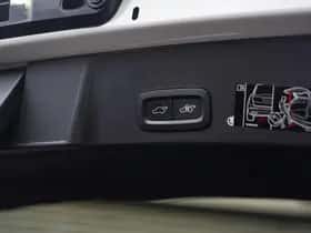 Volvo XC40 (2021) thumbnail 11