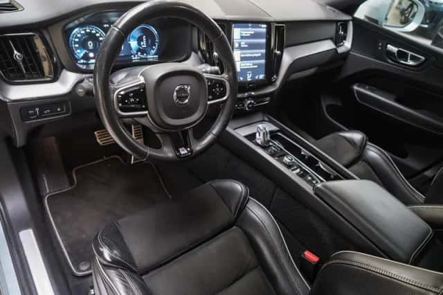 Volvo XC60 (2018) thumbnail 12