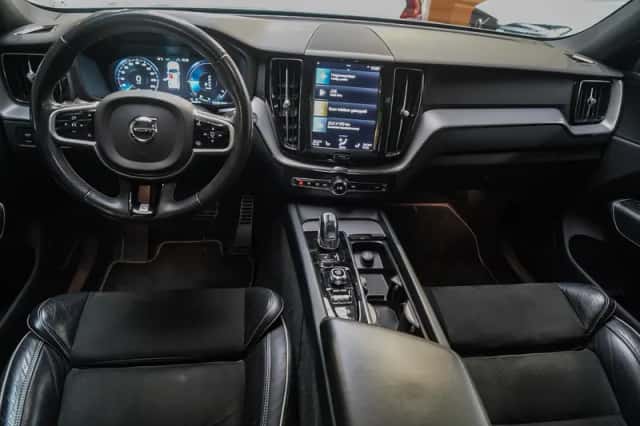 Volvo XC60 (2018) thumbnail 13