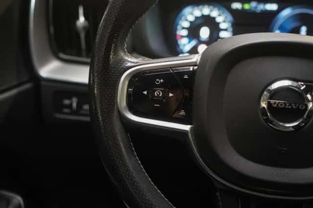 Volvo XC60 (2018) thumbnail 18