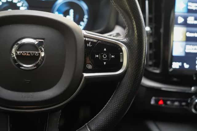 Volvo XC60 (2018) thumbnail 19