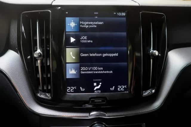 Volvo XC60 (2018) thumbnail 20