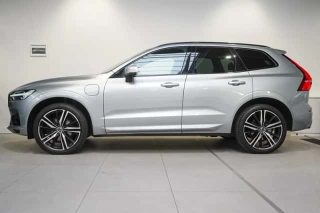 Volvo XC60 (2018) thumbnail 3