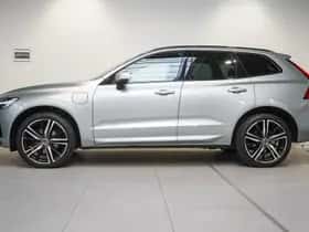 Volvo XC60 (2018) thumbnail 3