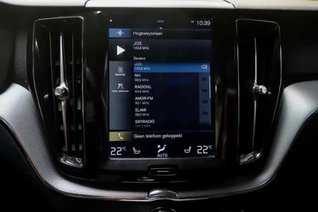 Volvo XC60 (2018) thumbnail 22