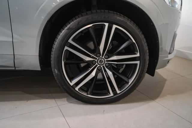 Volvo XC60 (2018) thumbnail 7