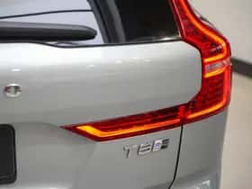 Volvo XC60 (2018) thumbnail 9