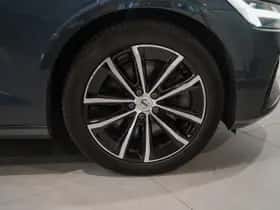 Volvo V60 (2022) thumbnail 7