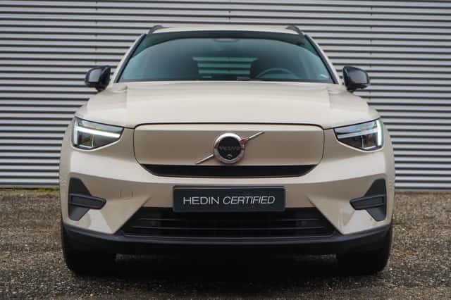 Volvo EX40 (2025) thumbnail 2