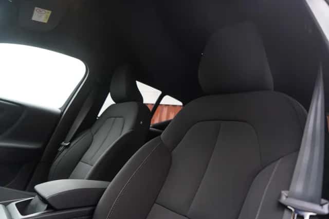 Volvo EX40 (2025) thumbnail 16