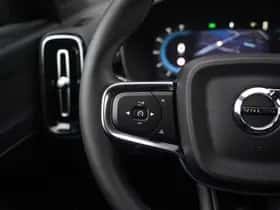 Volvo EX40 (2025) thumbnail 18