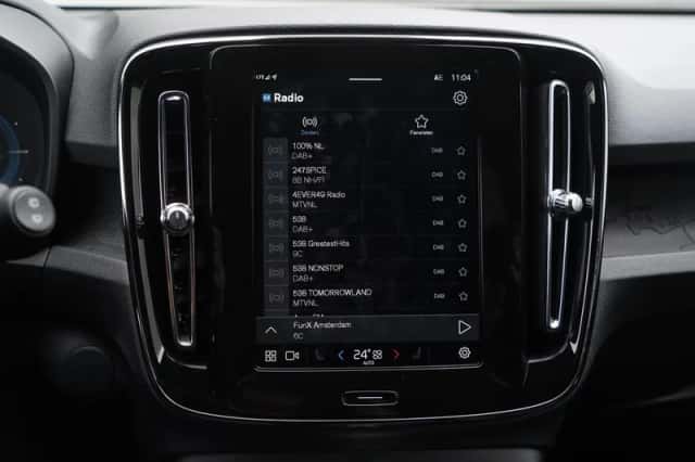Volvo EX40 (2025) thumbnail 22