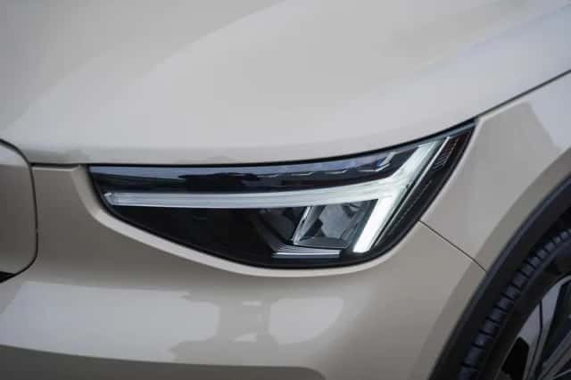 Volvo EX40 (2025) thumbnail 5