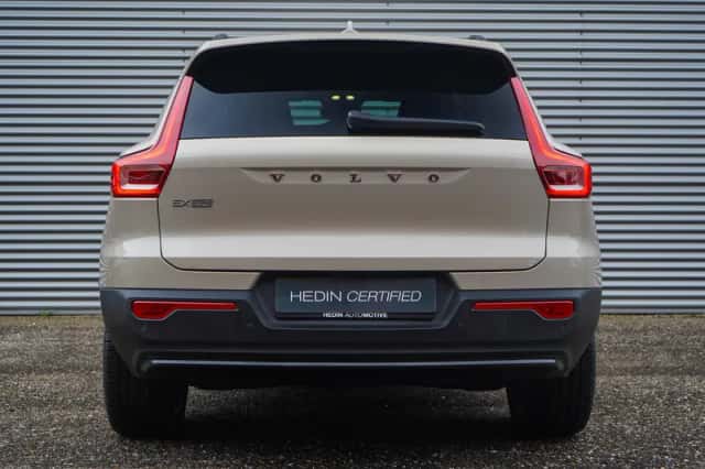 Volvo EX40 (2025) thumbnail 6