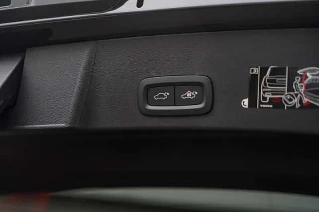Volvo XC40 (2021) thumbnail 11