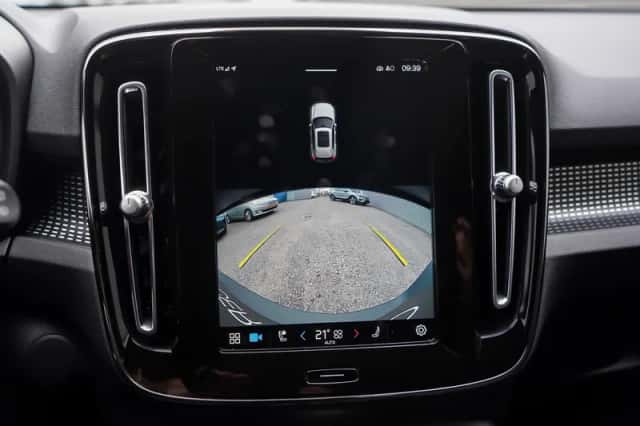 Volvo XC40 (2021) thumbnail 25
