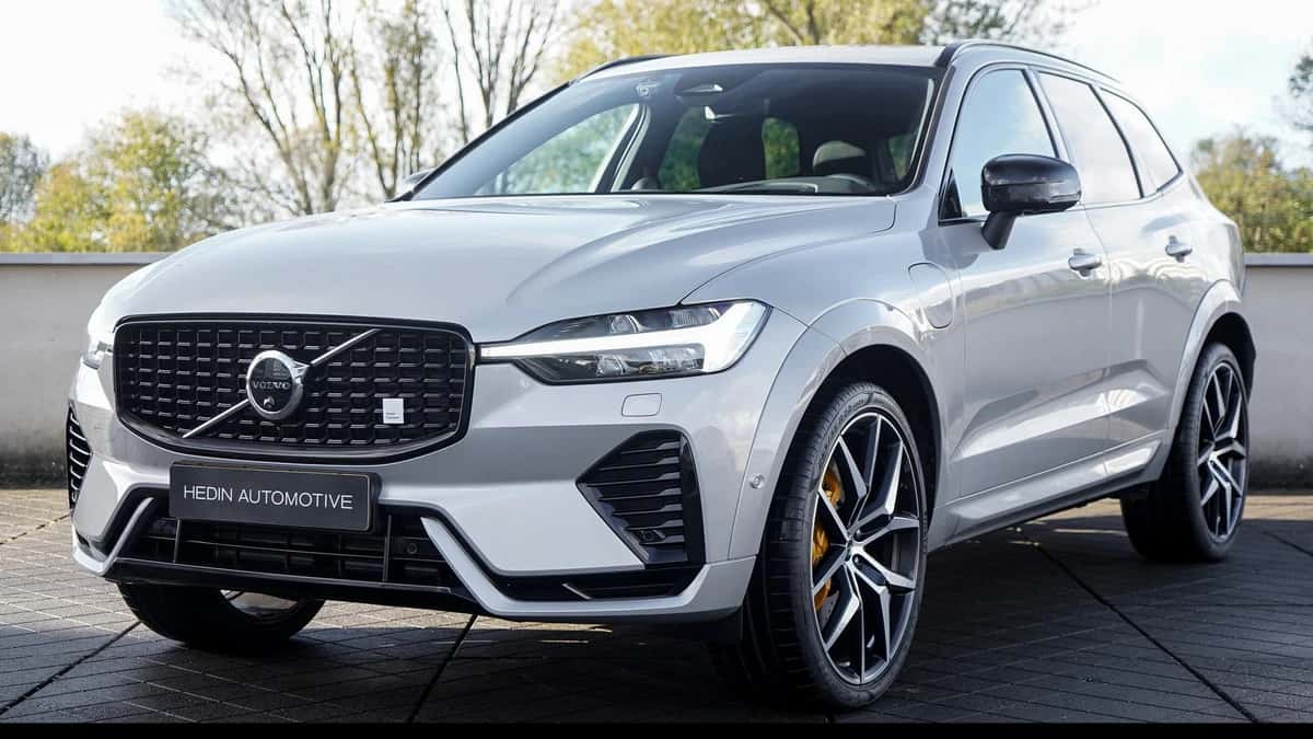 Volvo XC60 (2025) — foto 1