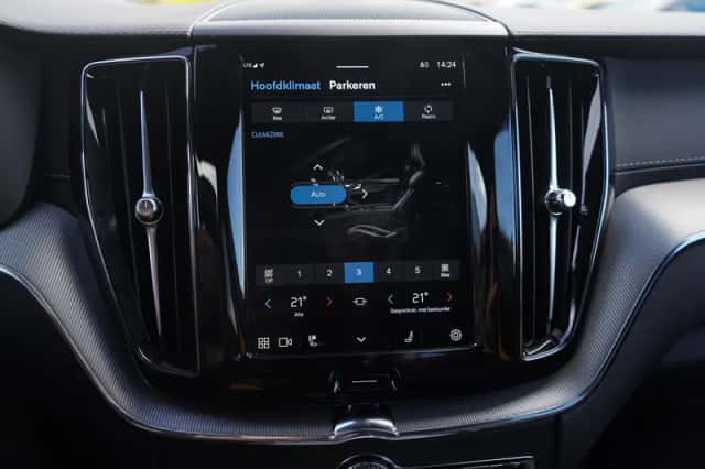 Volvo XC60 (2025) thumbnail 24