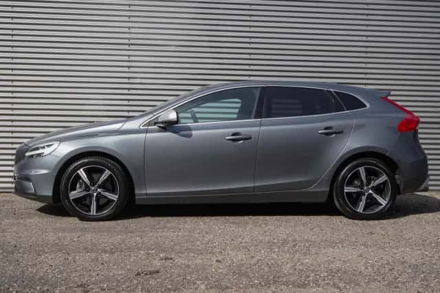 Volvo V40 (2020) thumbnail 3