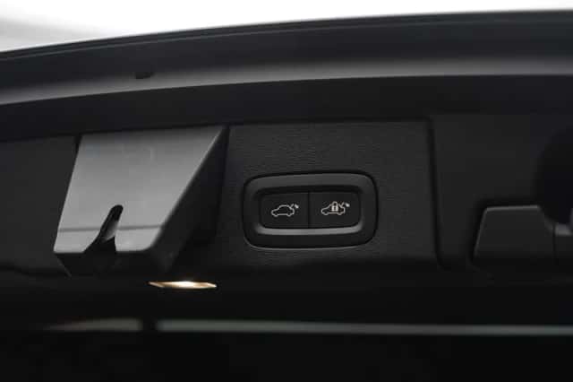 Volvo XC60 (2022) thumbnail 11