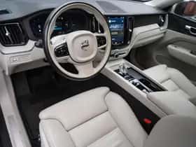 Volvo XC60 (2022) thumbnail 12