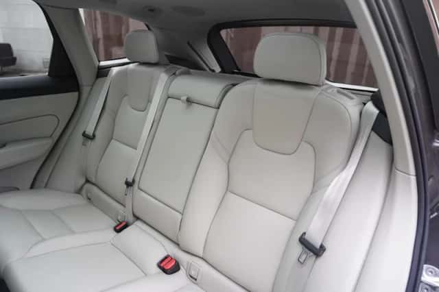 Volvo XC60 (2022) thumbnail 14