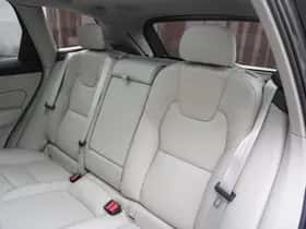 Volvo XC60 (2022) thumbnail 14