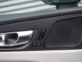 Volvo XC60 (2022) thumbnail 15