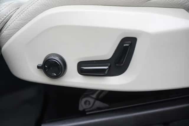 Volvo XC60 (2022) thumbnail 16