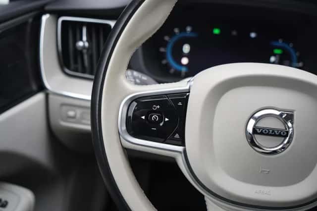 Volvo XC60 (2022) thumbnail 19