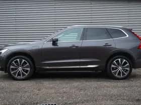 Volvo XC60 (2022) thumbnail 3