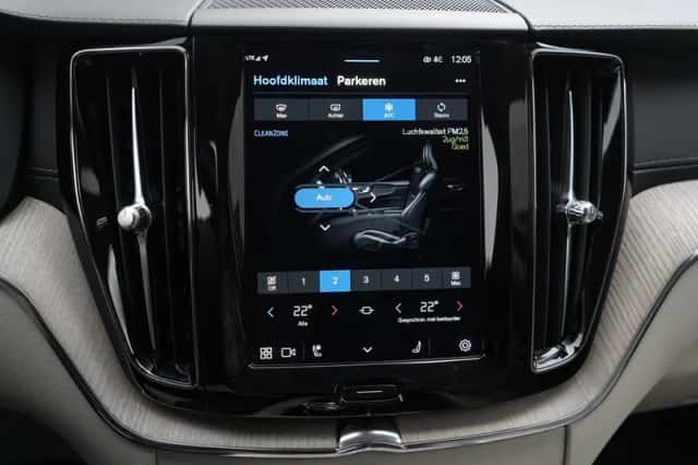 Volvo XC60 (2022) thumbnail 23