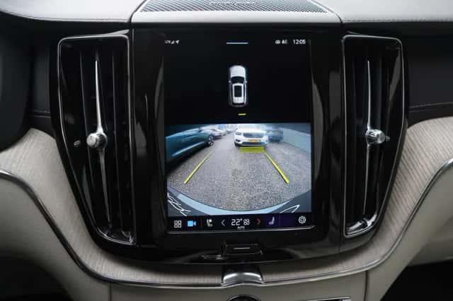 Volvo XC60 (2022) thumbnail 25