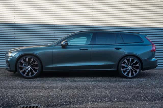 Volvo V60 (2025) thumbnail 3