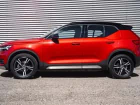 Volvo XC40 (2021) thumbnail 3