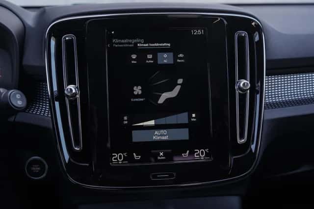 Volvo XC40 (2021) thumbnail 23