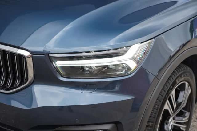 Volvo XC40 (2021) thumbnail 4