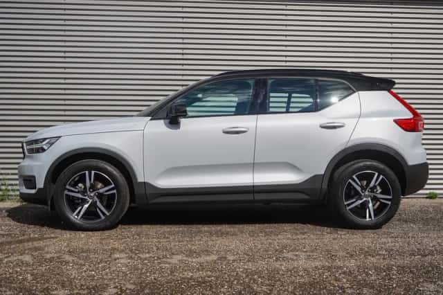 Volvo XC40 (2021) thumbnail 3