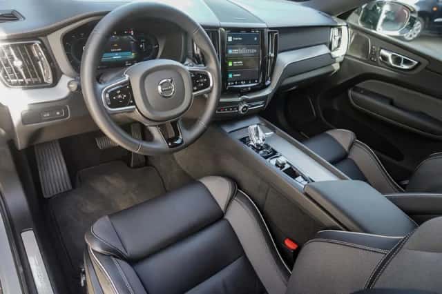 Volvo XC60 (2024) thumbnail 12